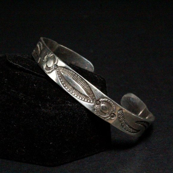 Vintage Native American Navajo Hand Tooled Sterling Silver Cuff Bracelet - Picture 2 of 10